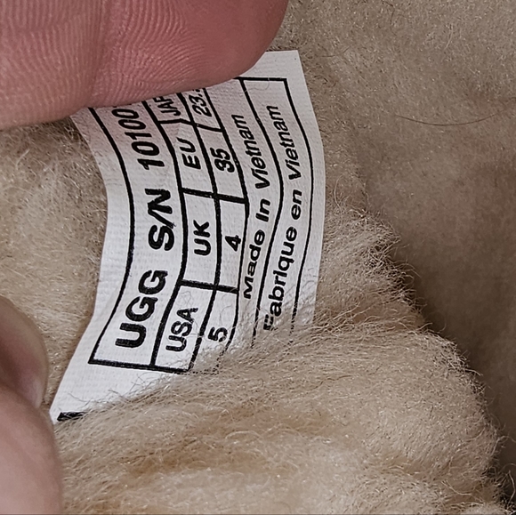 Ugg corduroy heart tan size 5 boots - Picture 2 of 9